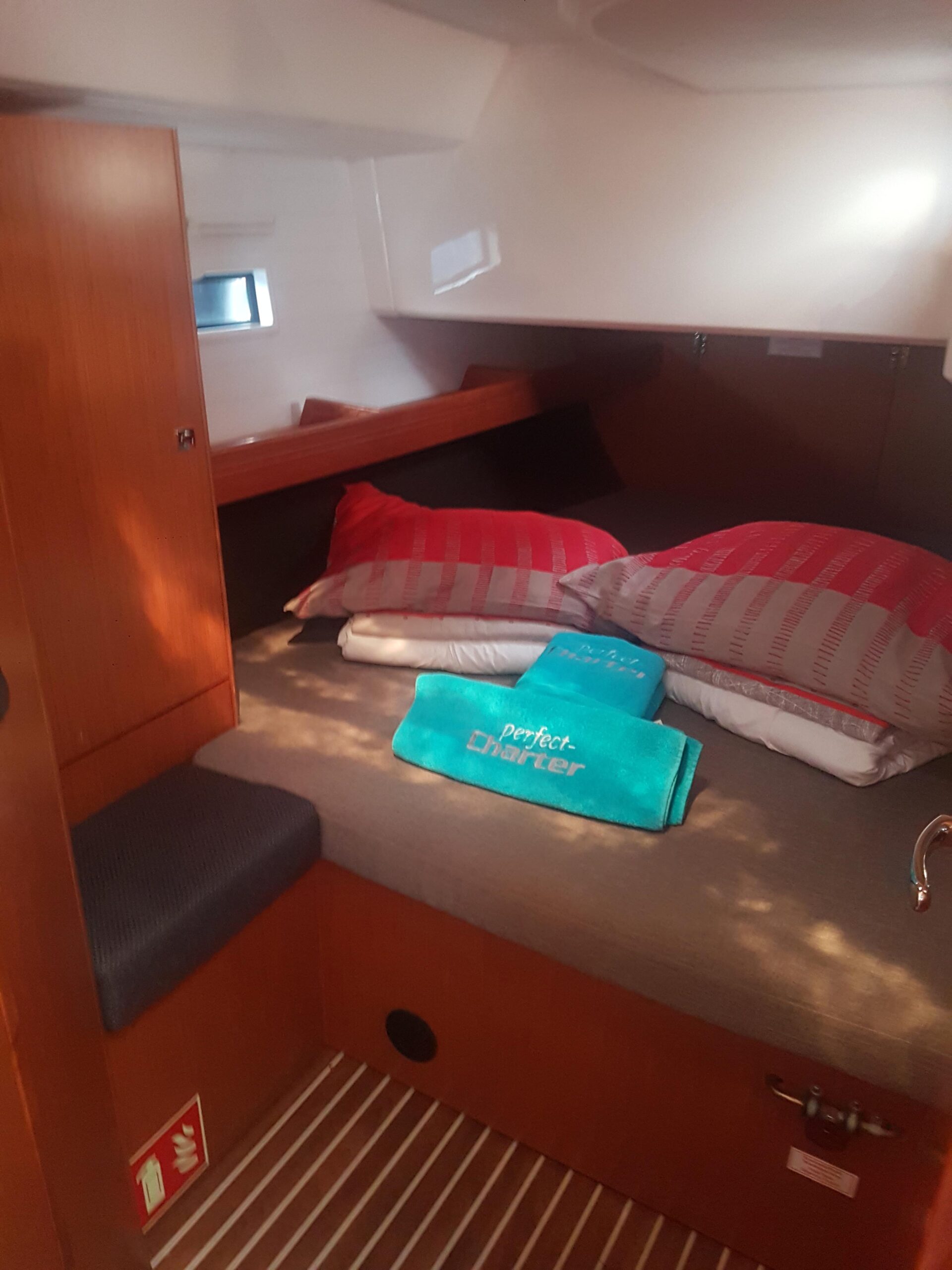 Bavaria 46 — photo 7