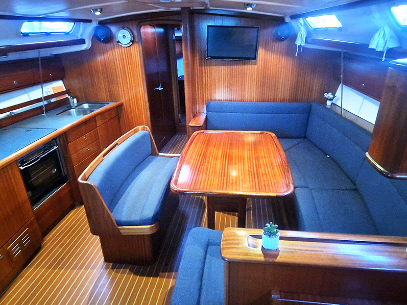 Bavaria 44 — photo 4