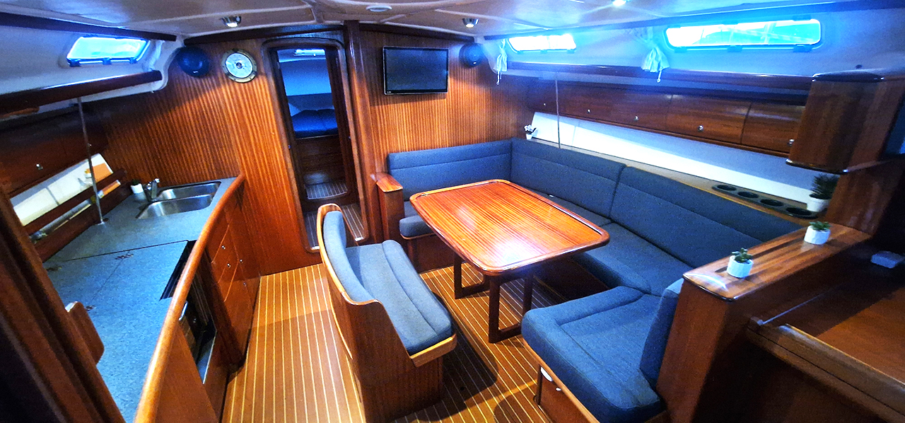 Bavaria 44 — photo 15