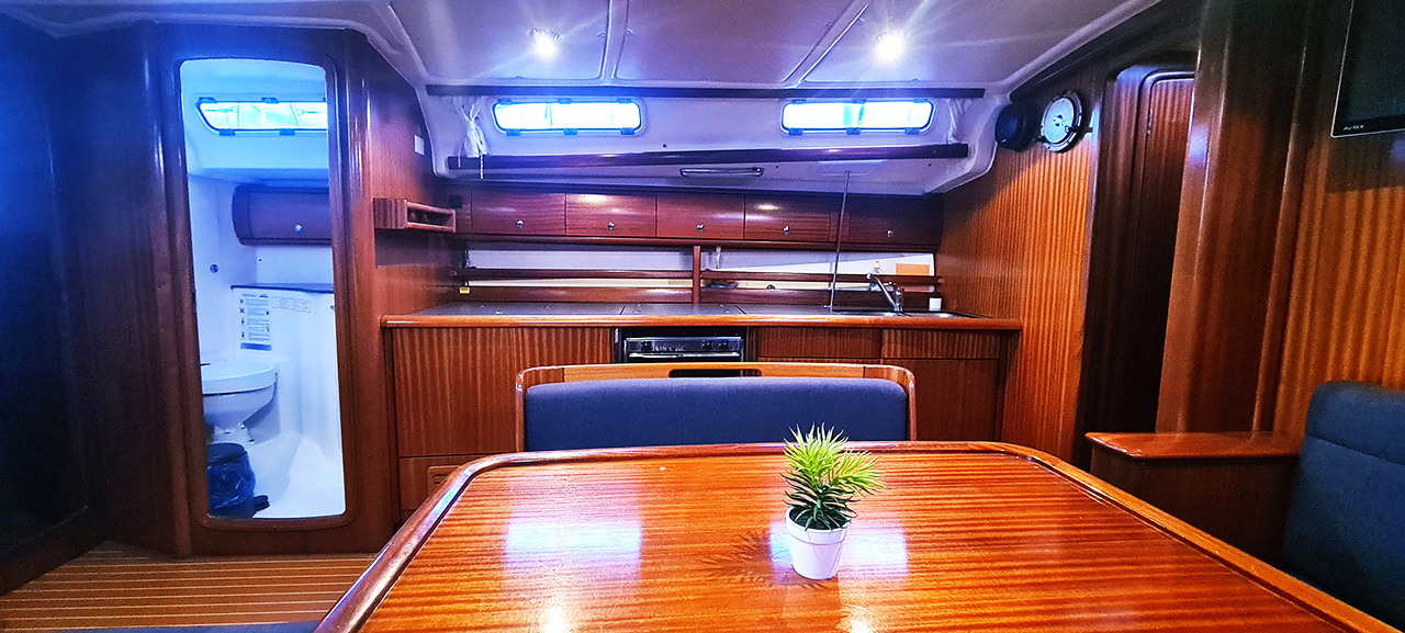 Bavaria 44 — photo 2