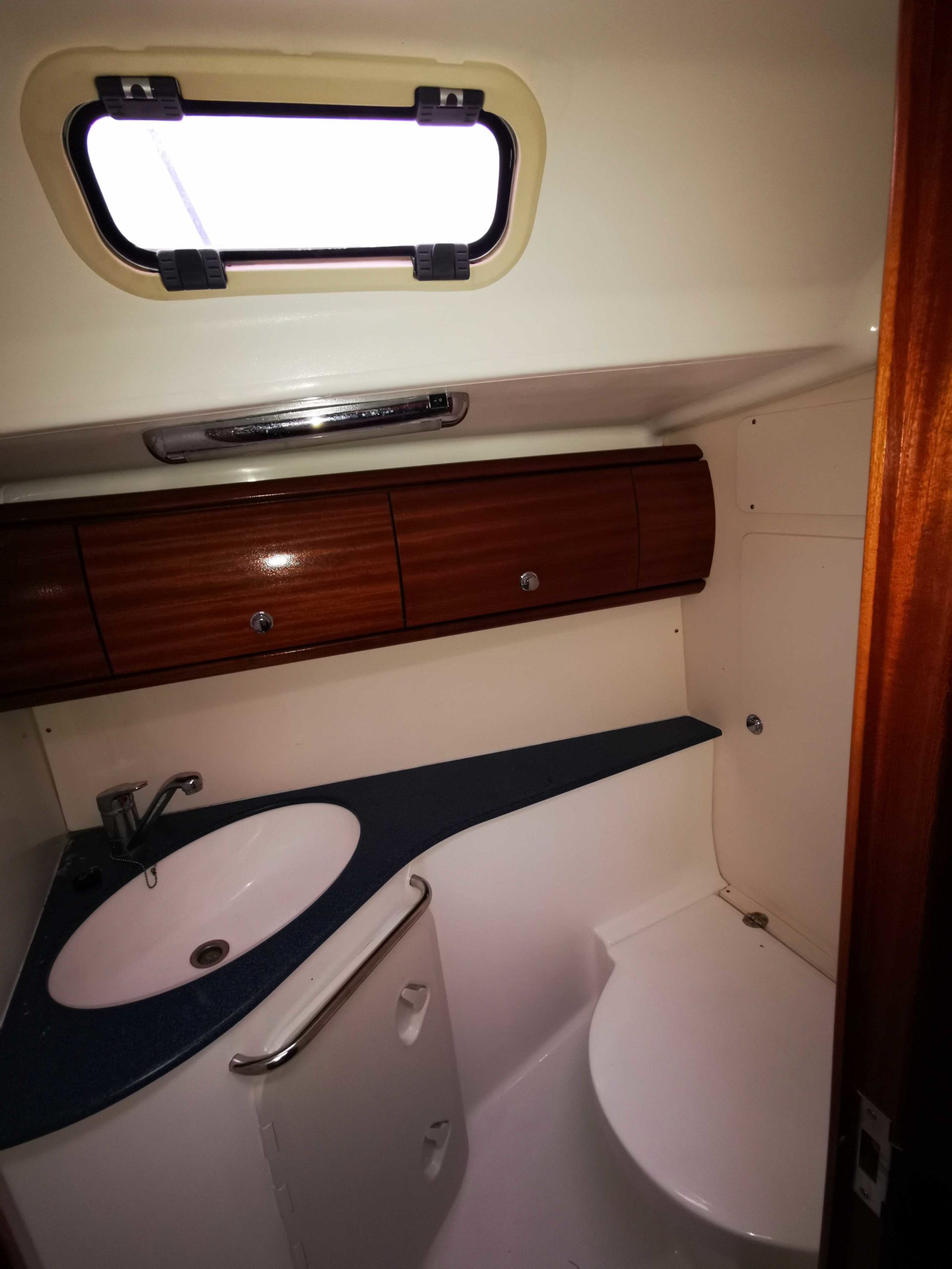 Bavaria 44 — photo 13