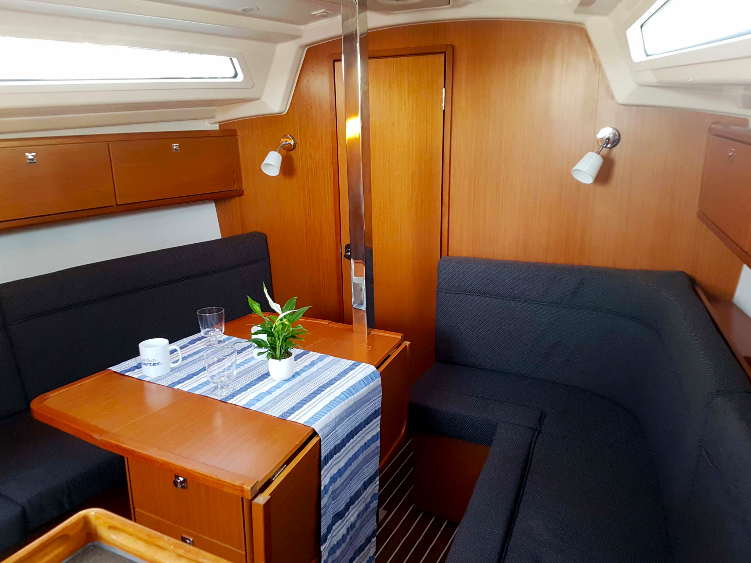 Bavaria 34 — photo 3