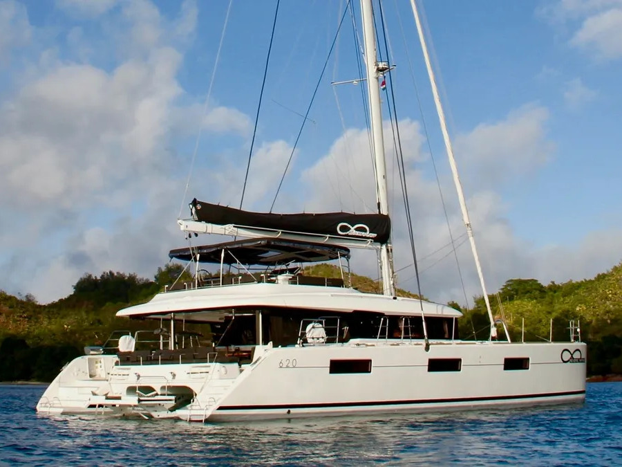 Lagoon 620 — photo 1