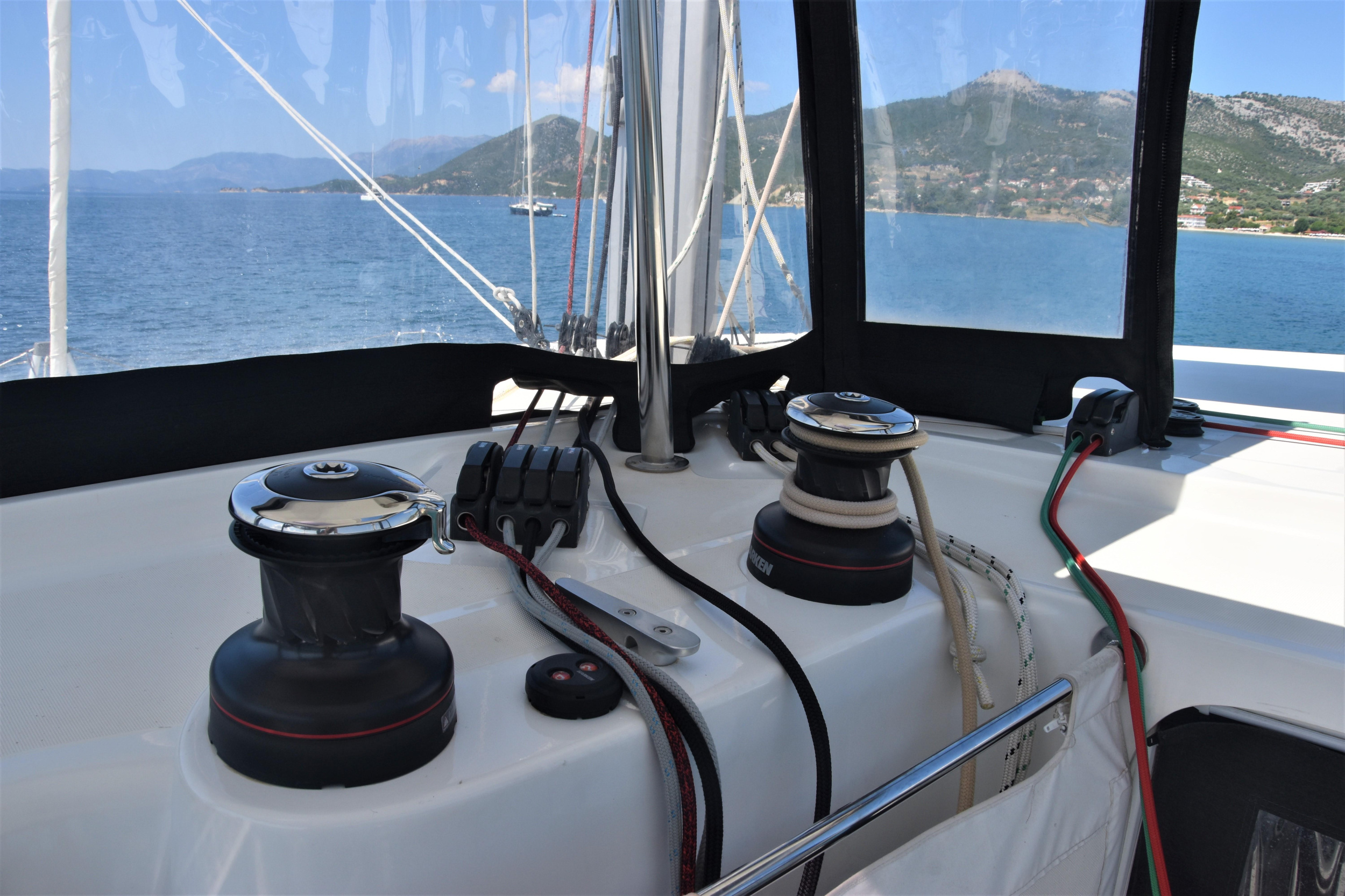 Lagoon 42 — photo 11