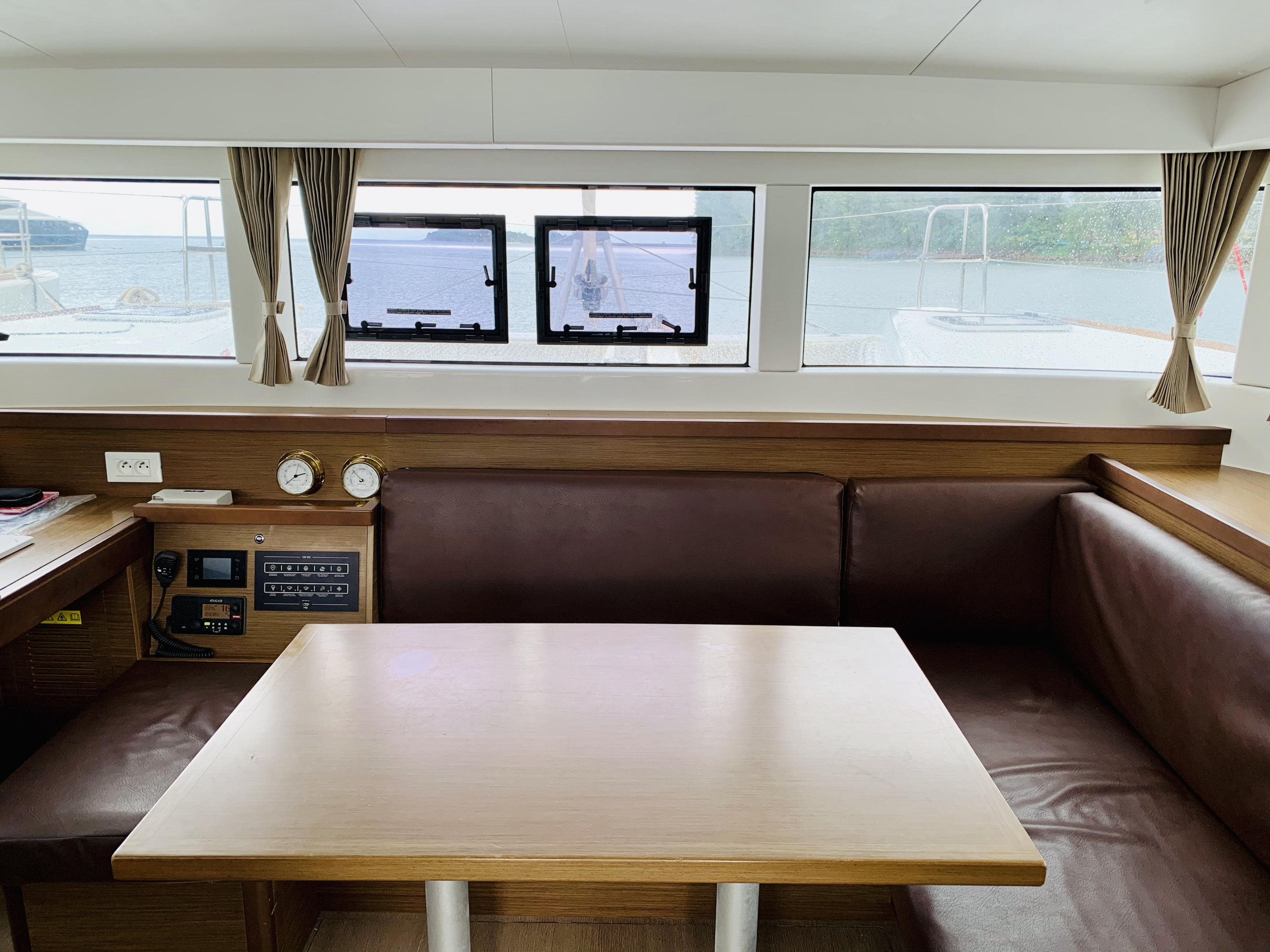 Lagoon 40 — photo 18