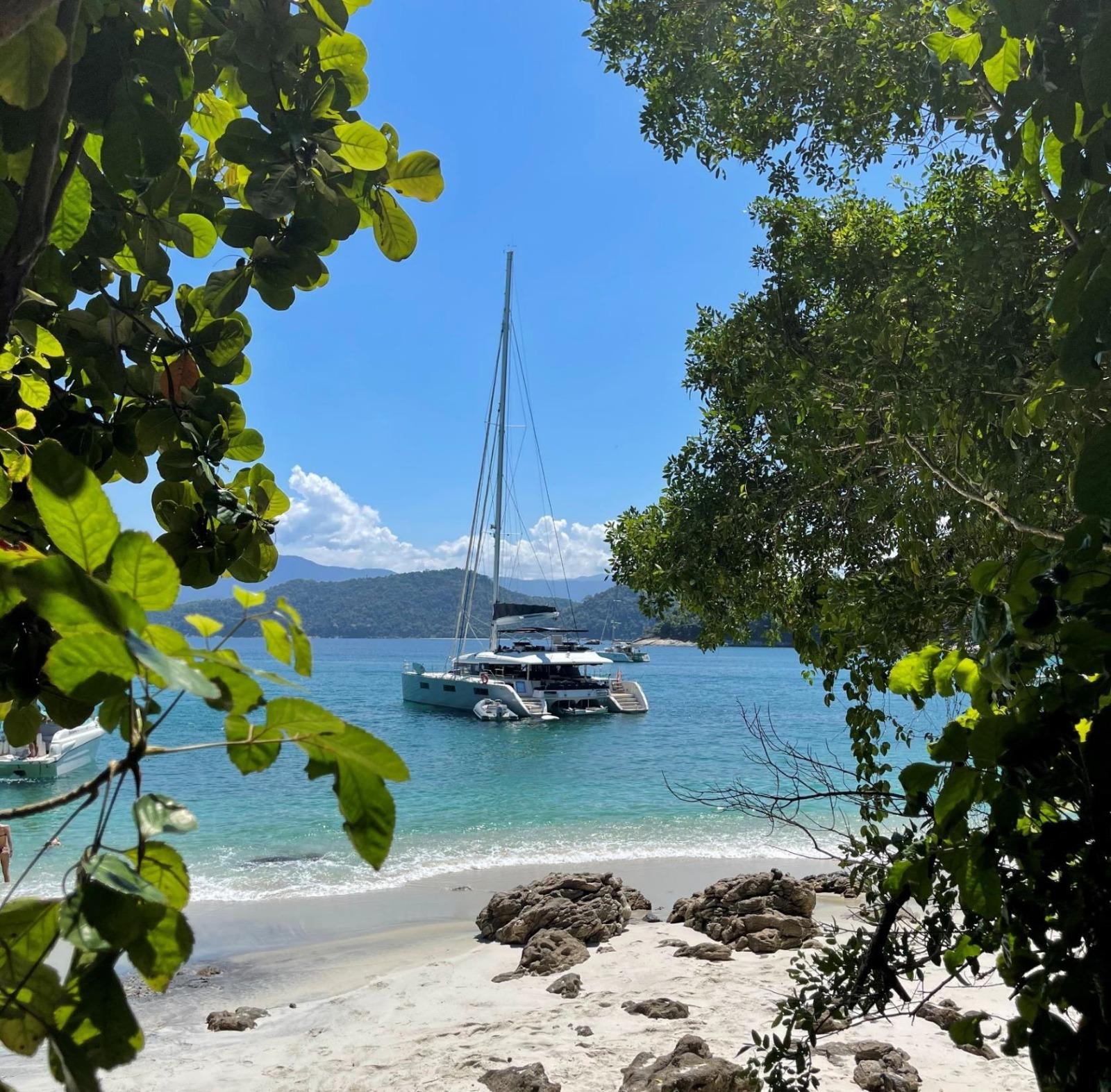 Lagoon 620 — photo 8
