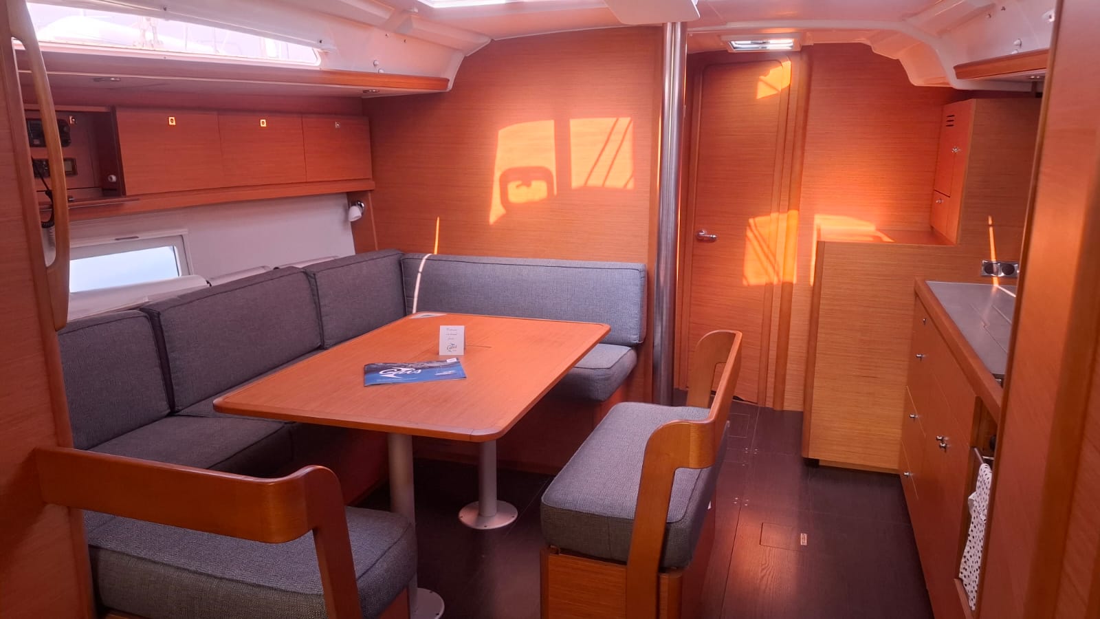 Dufour 430 Grand Large — photo 5