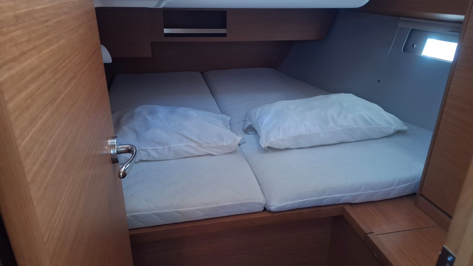Dufour 430 Grand Large — photo 12