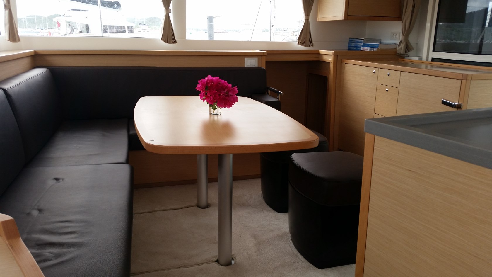 Lagoon 450 SporTop — photo 8