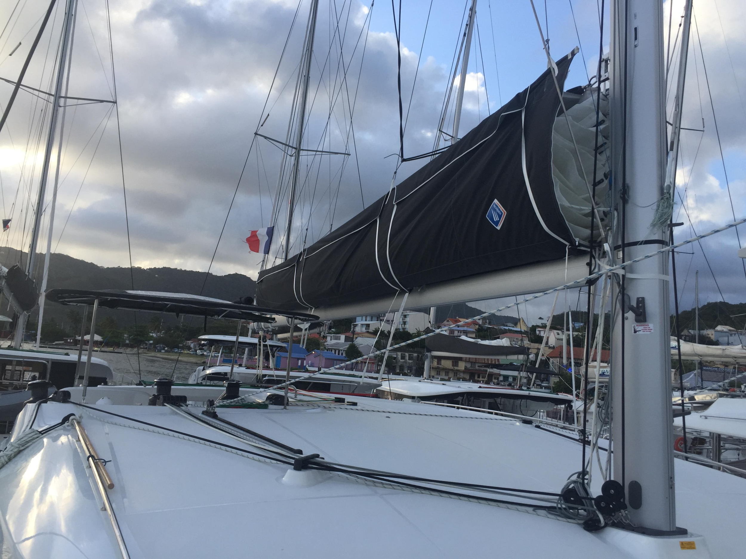 Lagoon 450 SporTop — photo 8