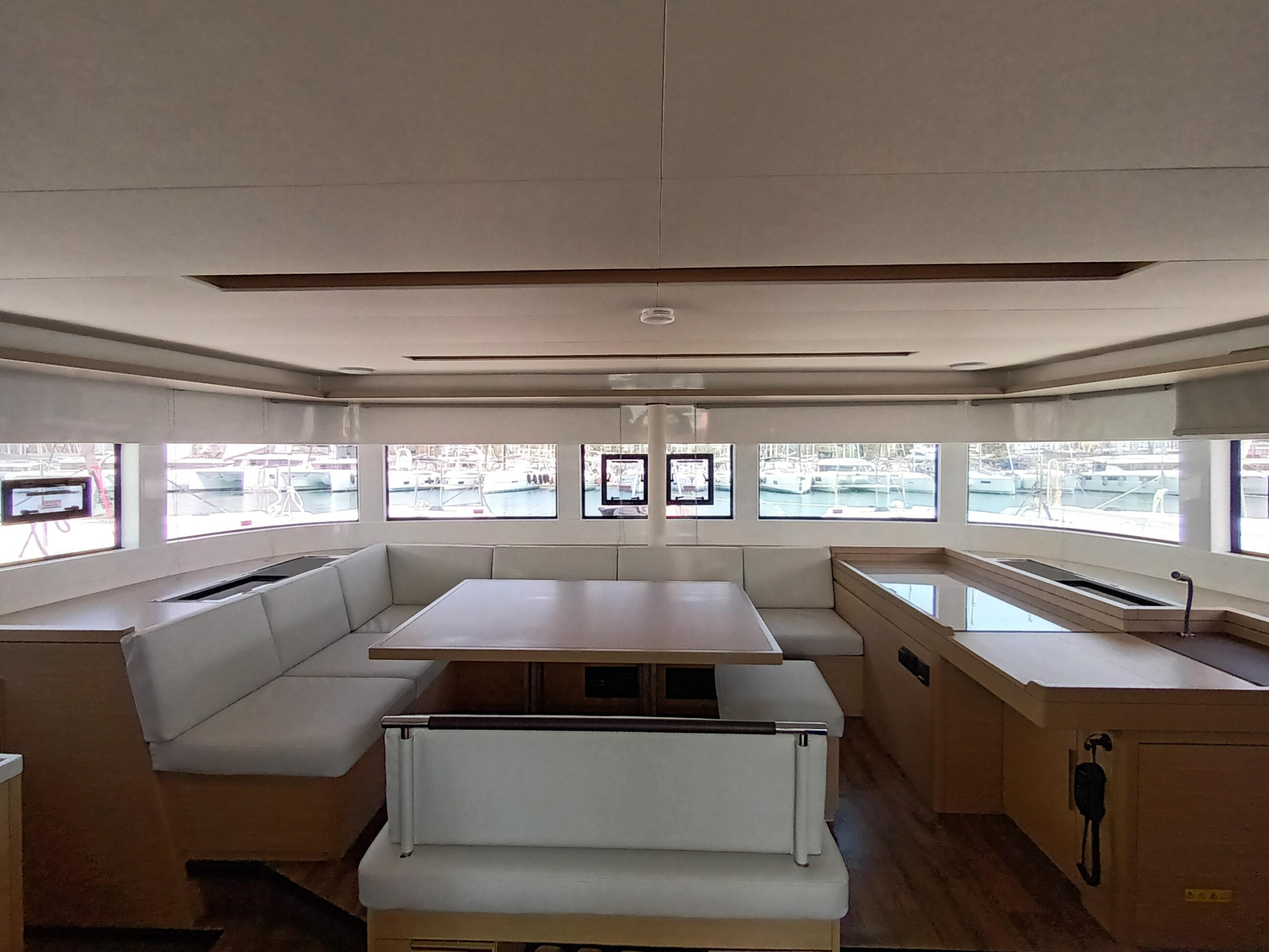 Lagoon 51 — photo 8