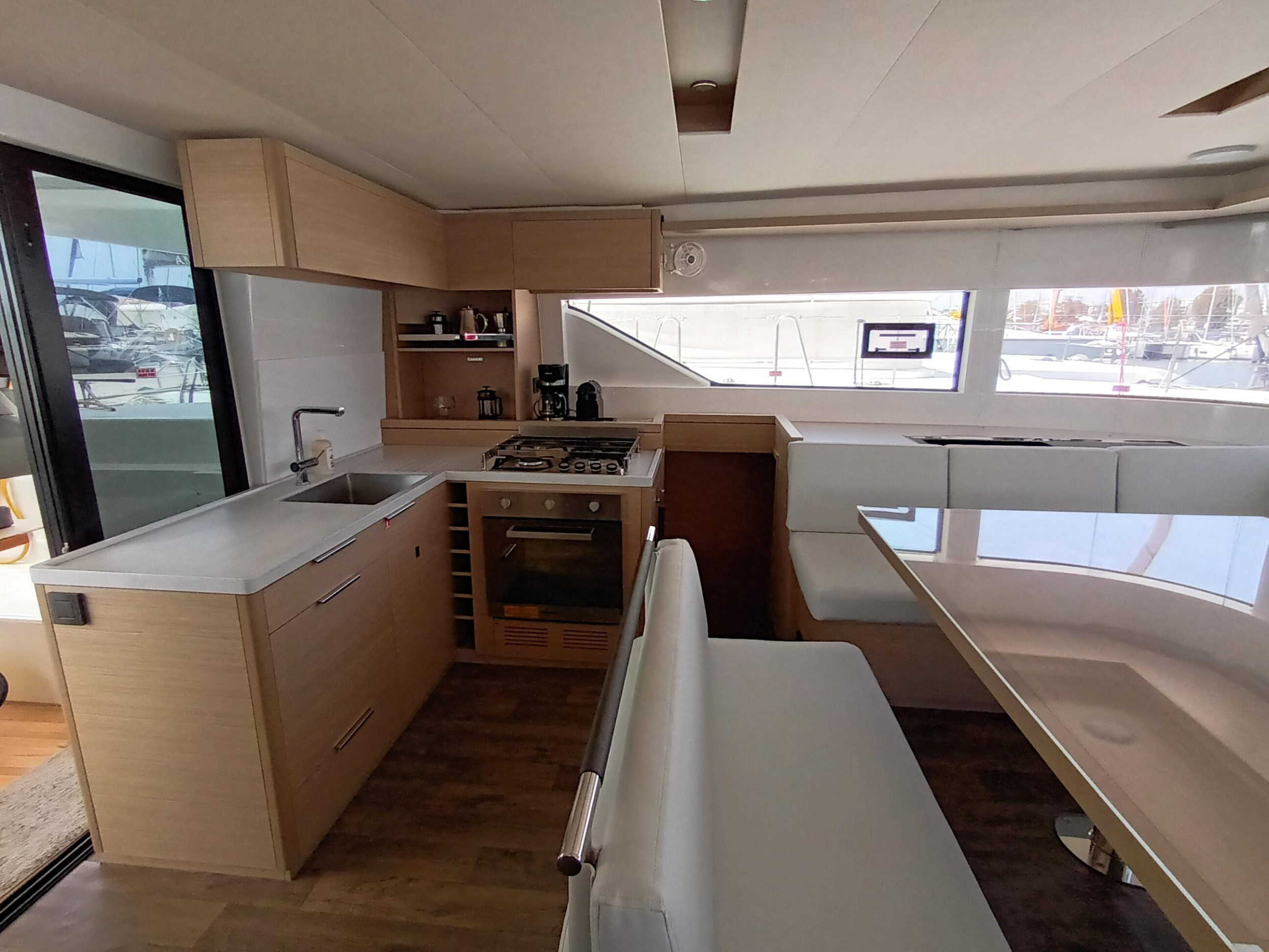 Lagoon 51 — photo 2