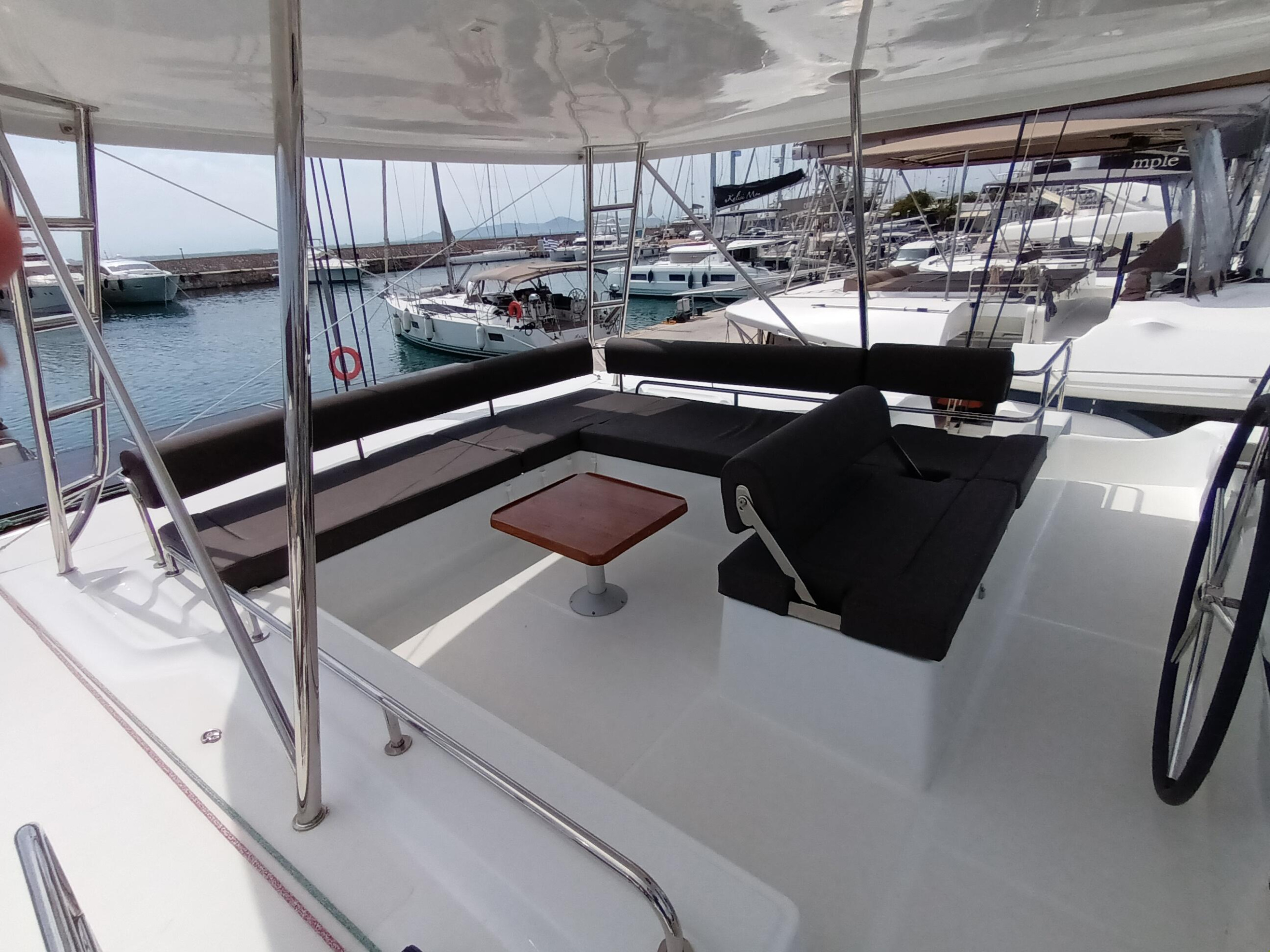Lagoon 51 — photo 7