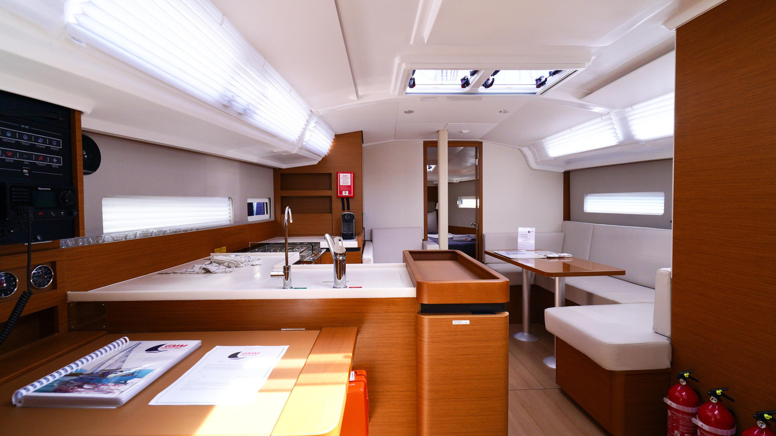 Sun Odyssey 410 — photo 3
