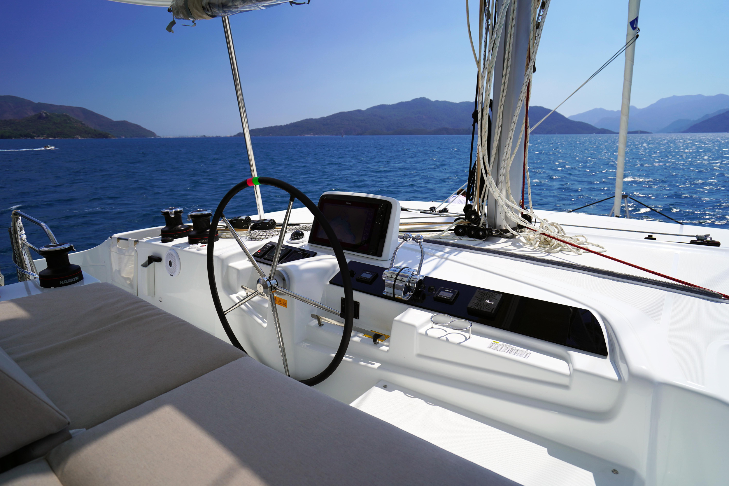 Lagoon 46 — photo 2