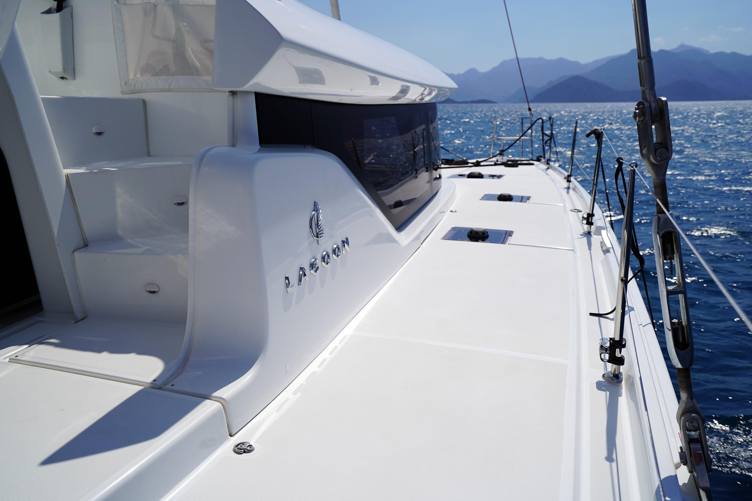 Lagoon 46 — photo 18
