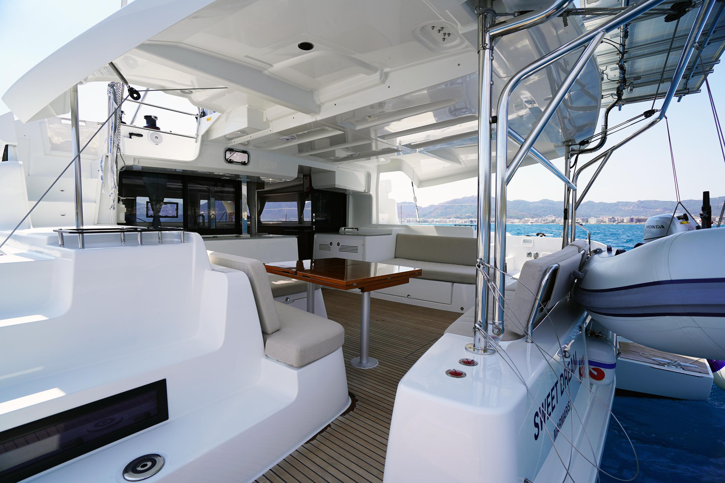 Lagoon 46 — photo 27
