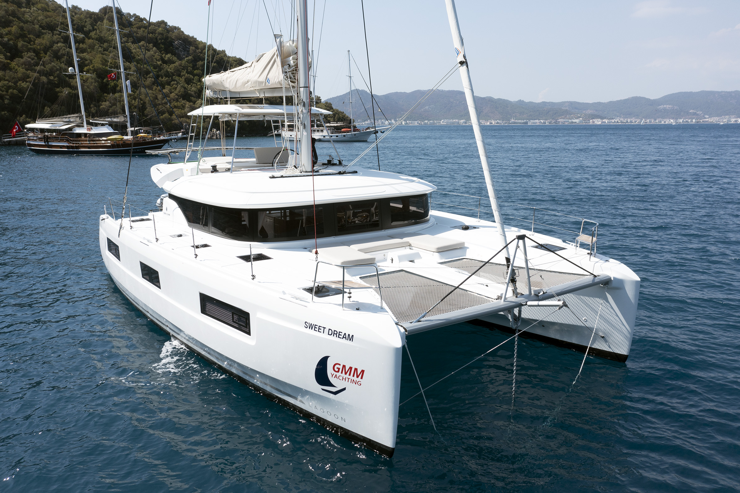 Lagoon 46 — photo 14