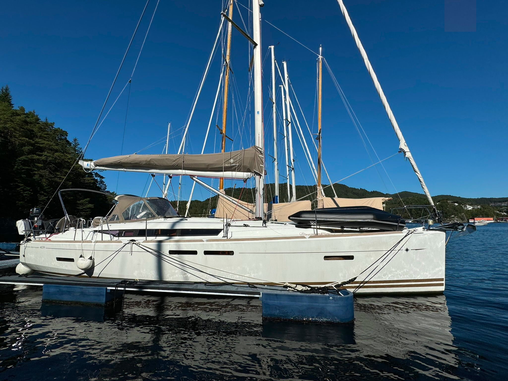 Sun Odyssey 409 — photo 1