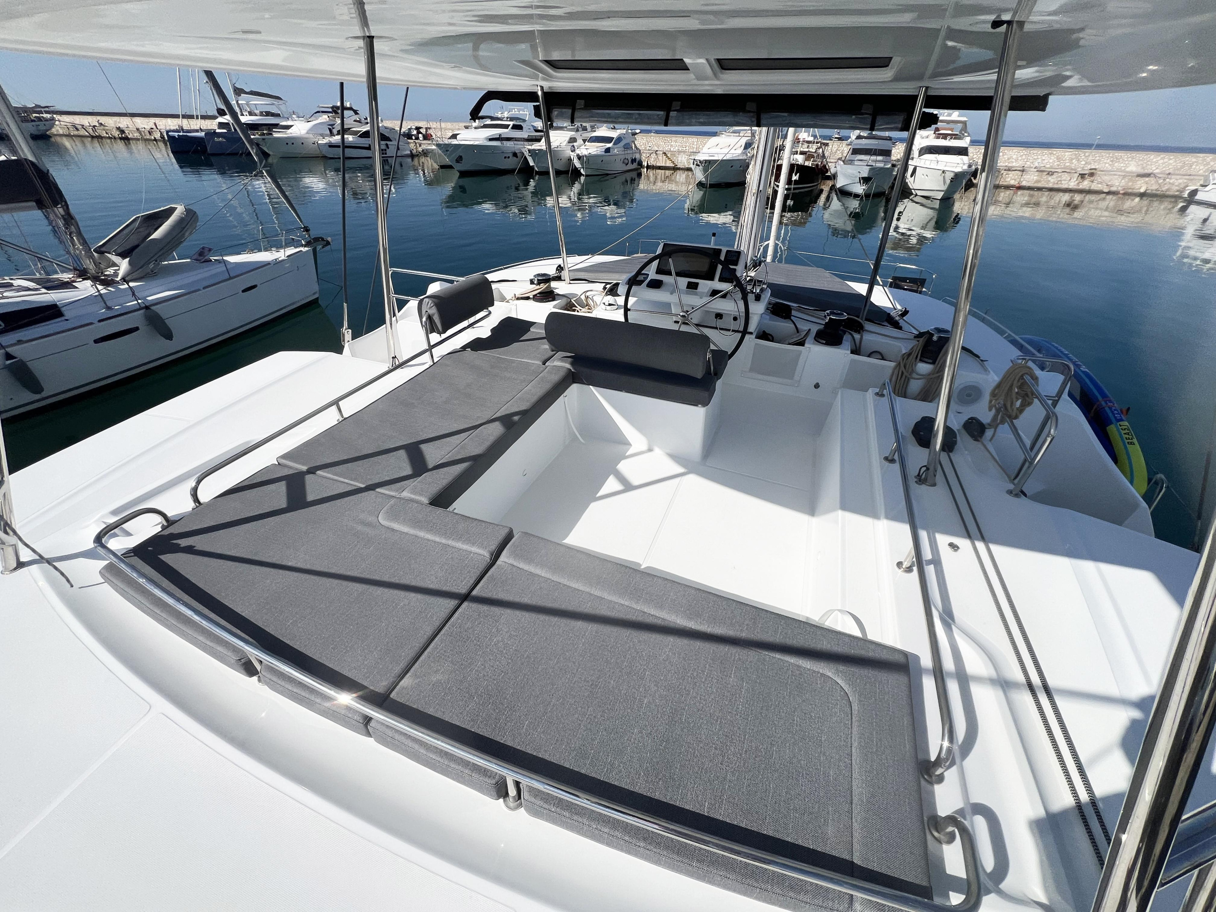 Lagoon 51 — photo 13