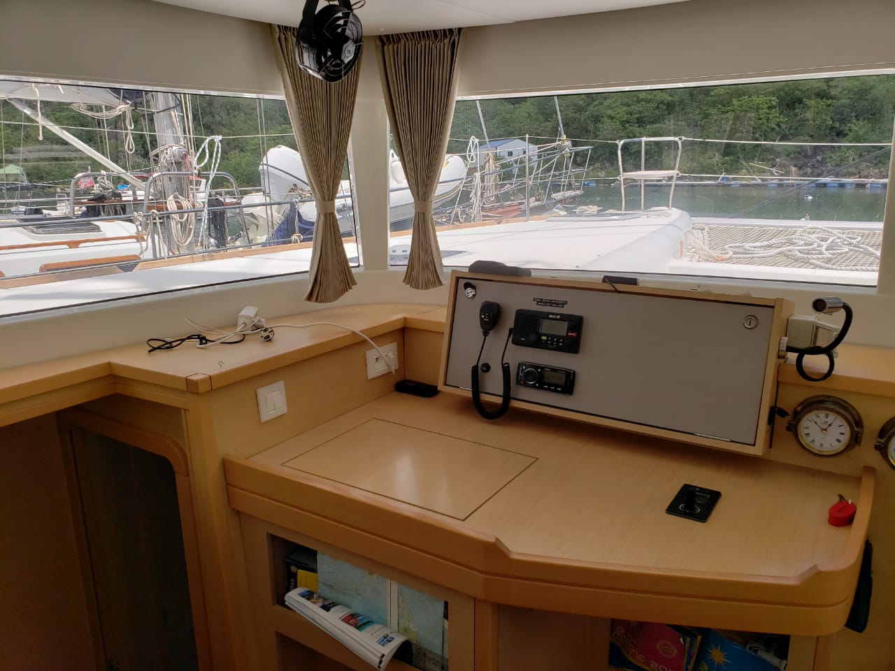 Lagoon 450 SporTop — photo 2