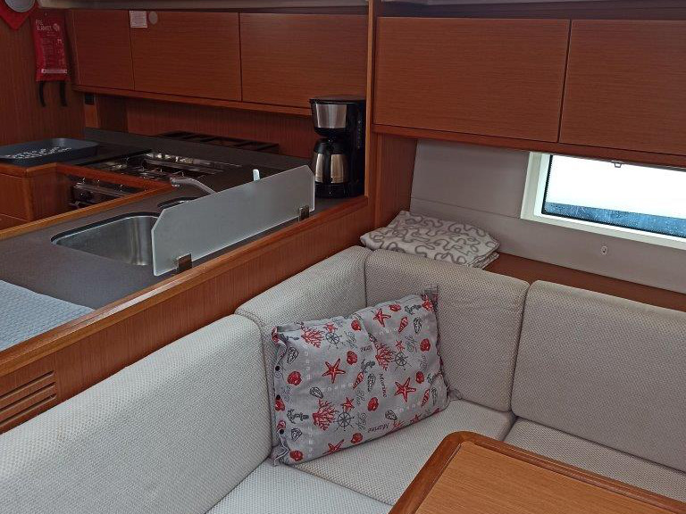 Bavaria C45 — photo 22