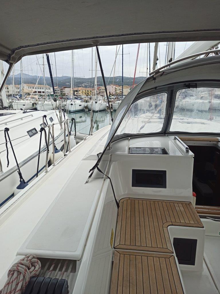 Bavaria C45 — photo 3