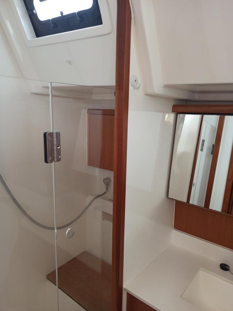 Bavaria C45 — photo 9