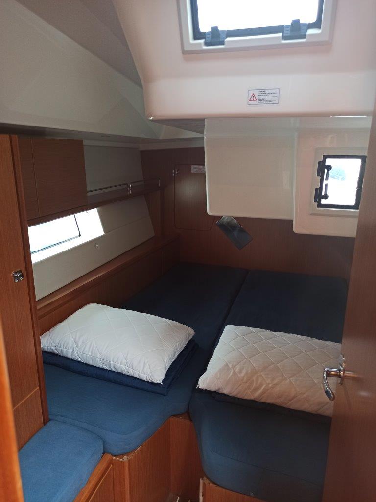 Bavaria C45 — photo 27