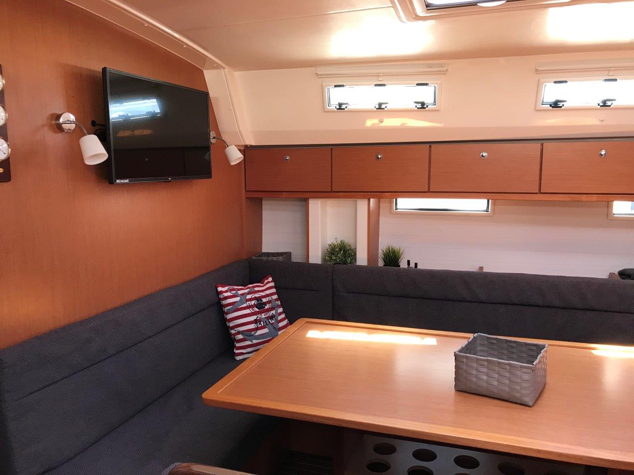 Bavaria 50 Cruiser — photo 13