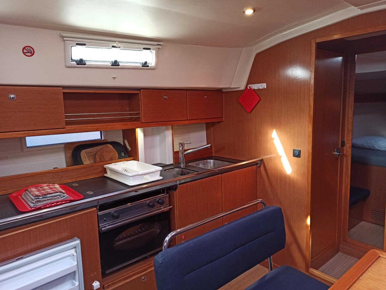 Bavaria 45 Cruiser — photo 13