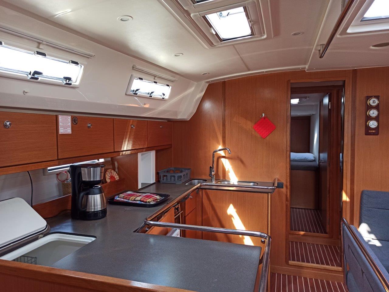 Bavaria 45 Cruiser — photo 28