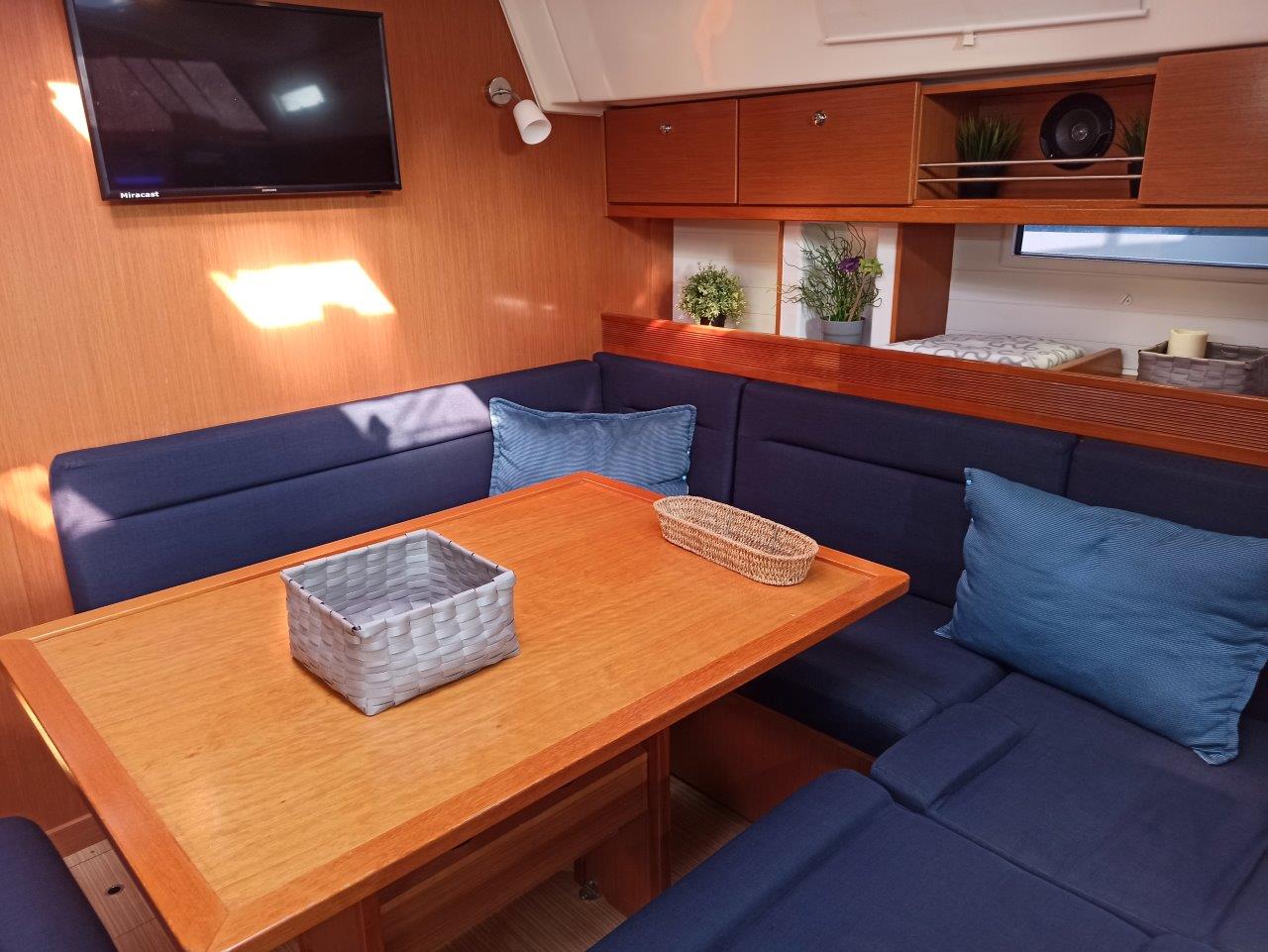 Bavaria 45 Cruiser — photo 10