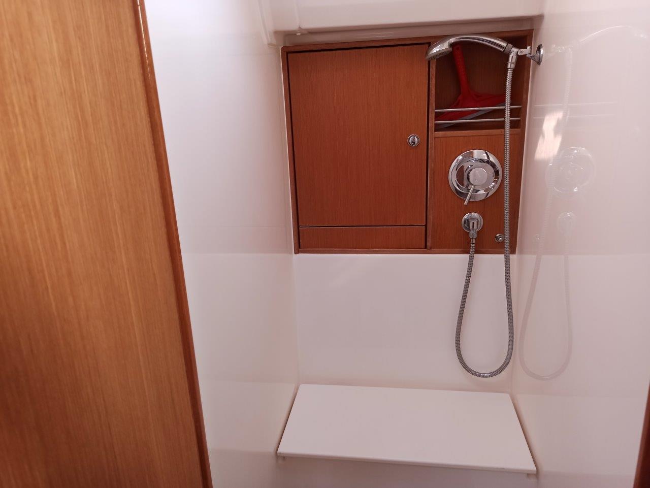 Bavaria 45 Cruiser — photo 31