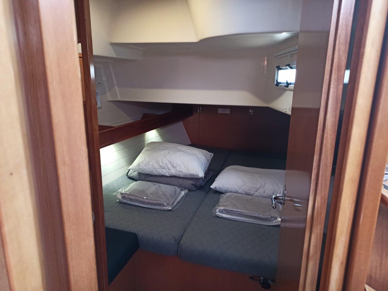 Bavaria 45 Cruiser — photo 8