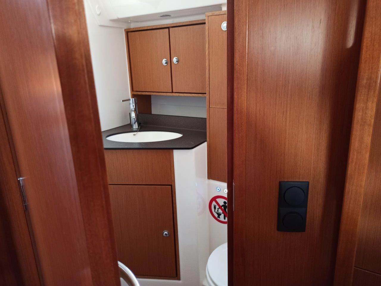Bavaria 45 Cruiser — photo 29
