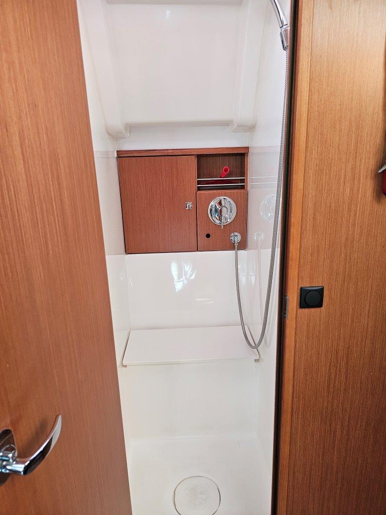 Bavaria 51 Cruiser — photo 28