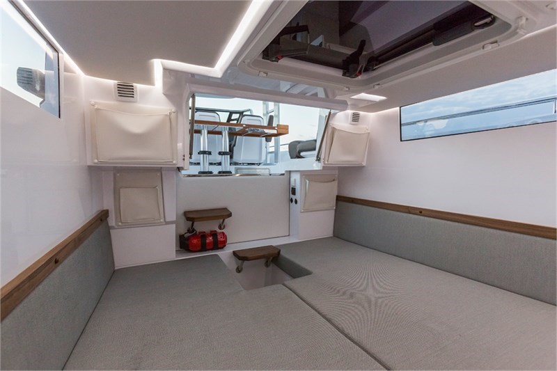 Axopar 37 XC Cross Cabin — photo 8