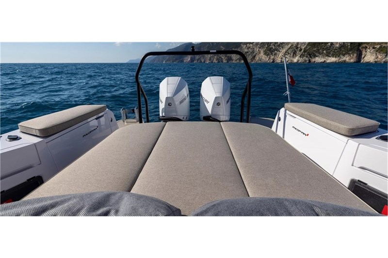 Axopar 37 XC Cross Cabin — photo 2