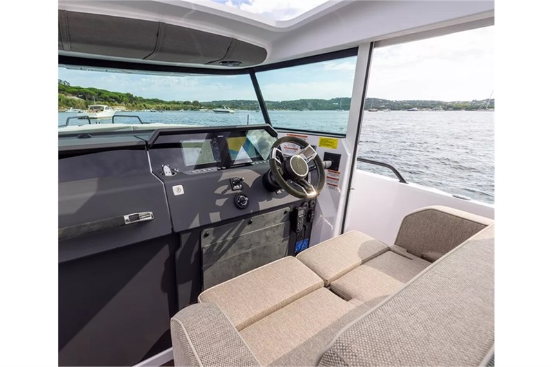 Axopar 37 XC Cross Cabin — photo 3