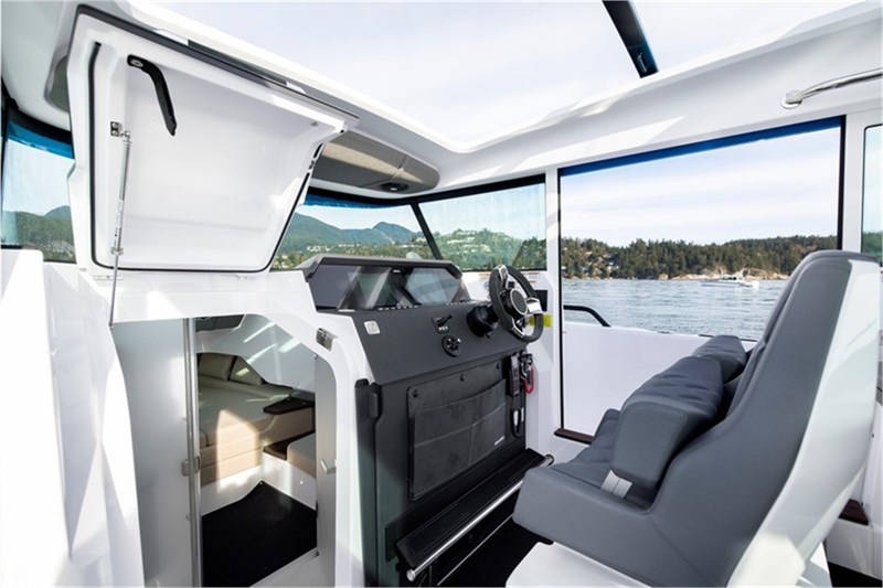 Axopar 37 XC Cross Cabin — photo 10