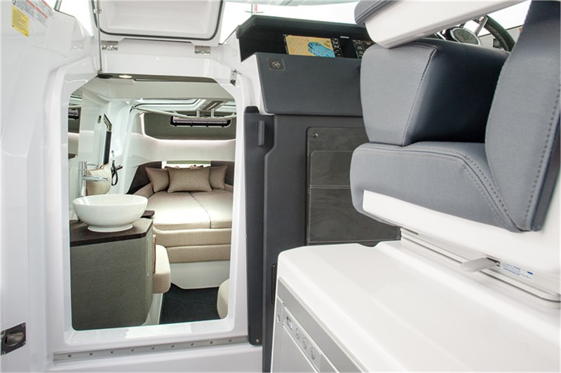 Axopar 37 XC Cross Cabin — photo 11