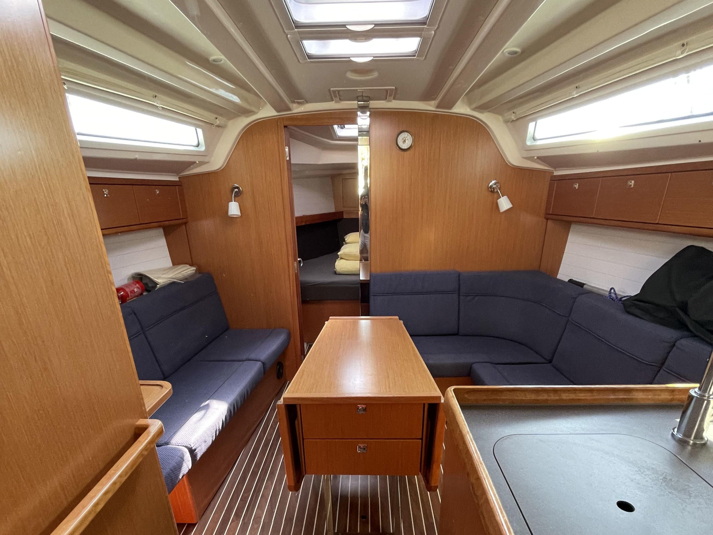 Bavaria 37 — photo 7
