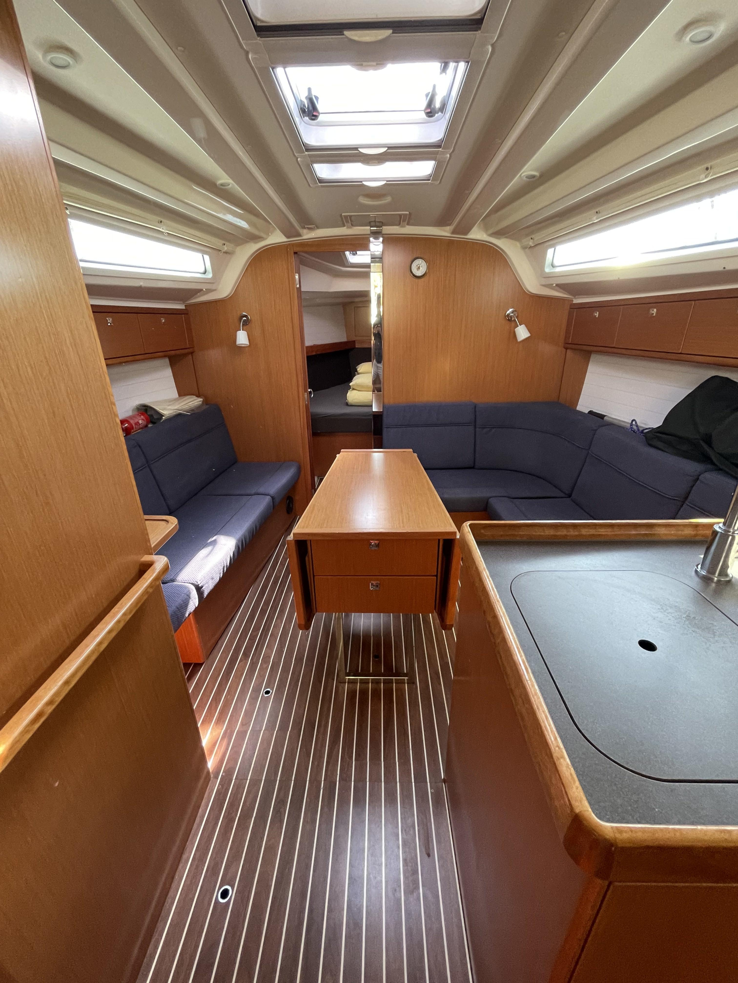 Bavaria 37 — photo 8
