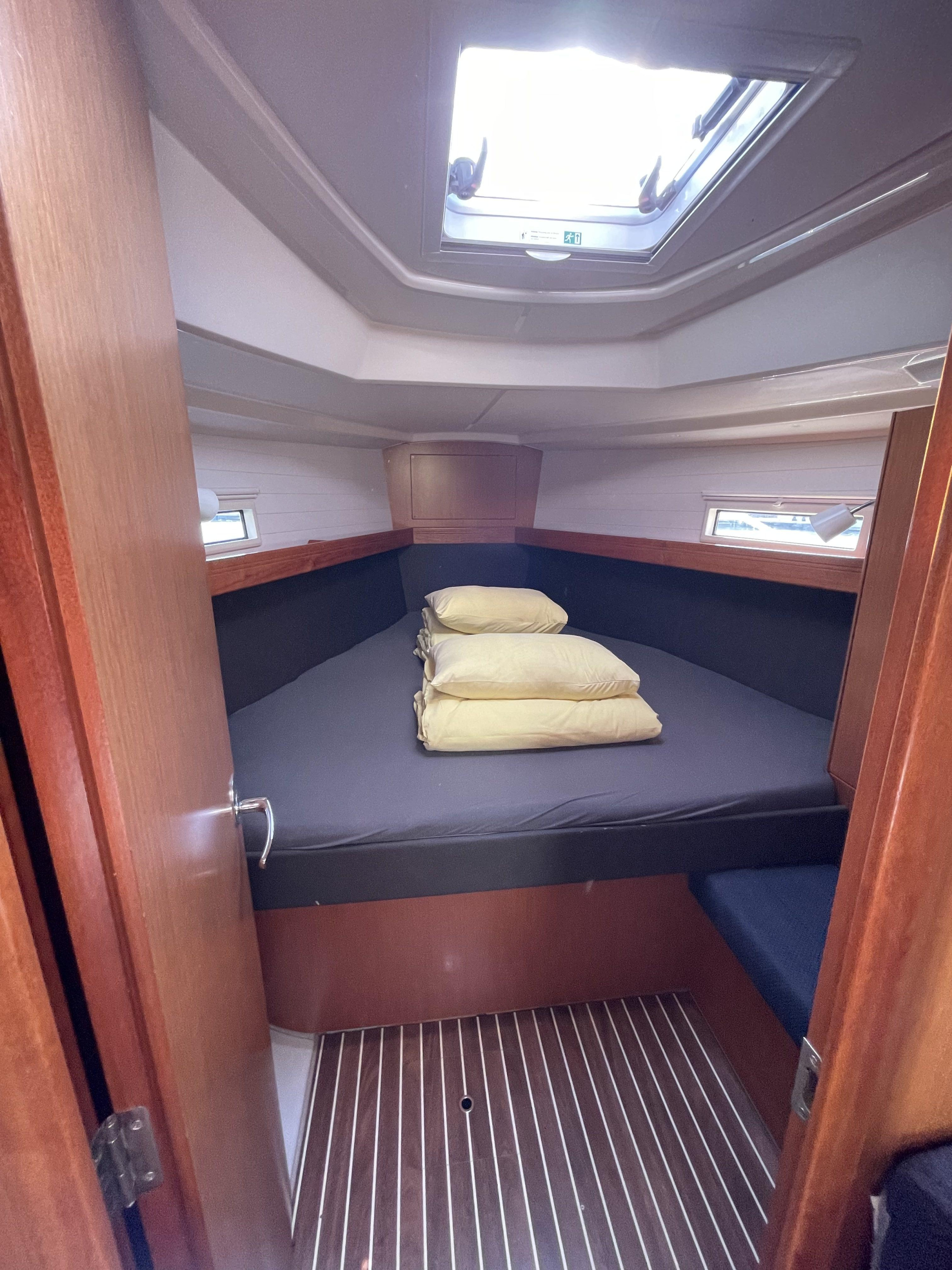Bavaria 37 — photo 13