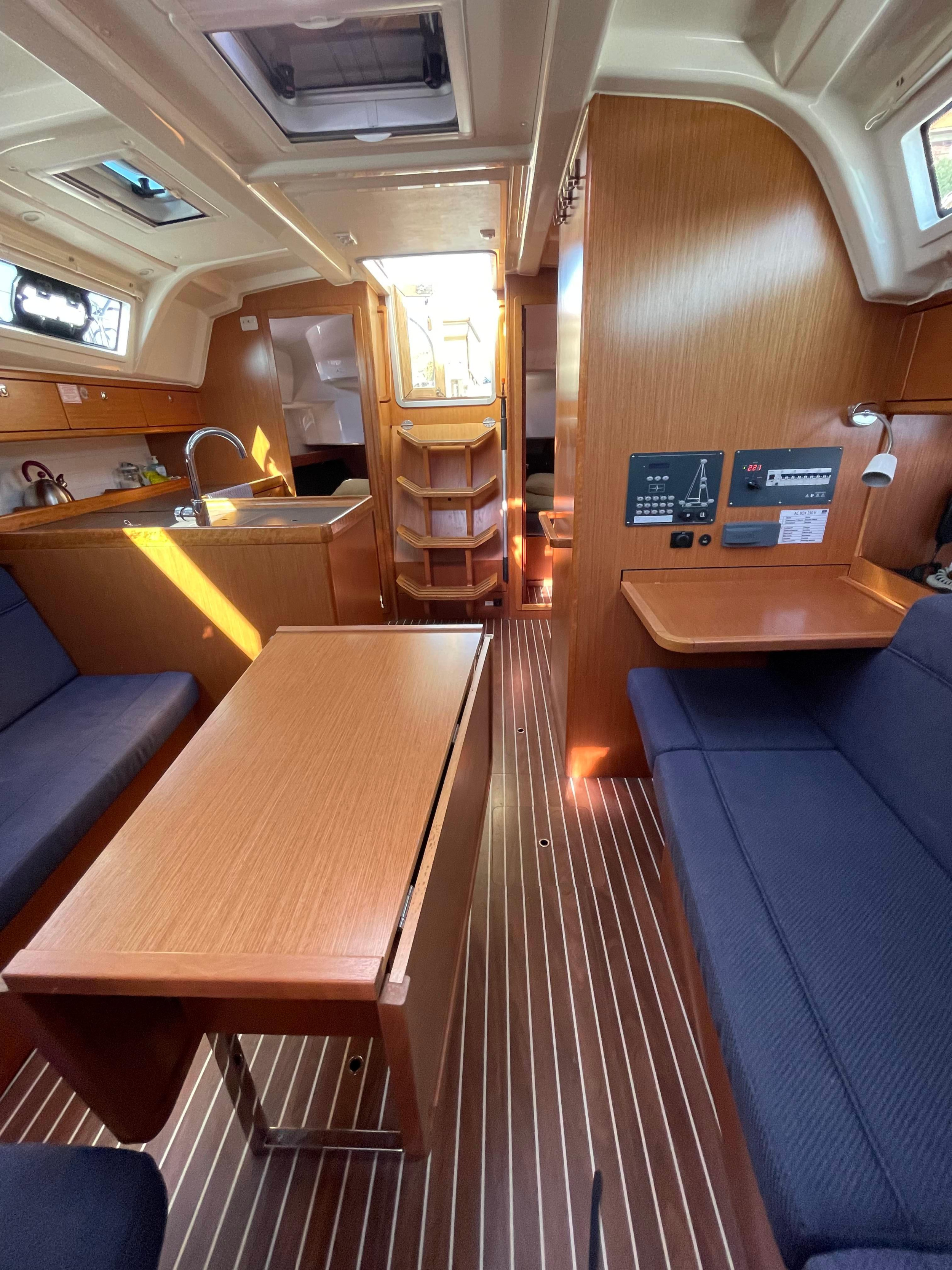 Bavaria 37 — photo 17