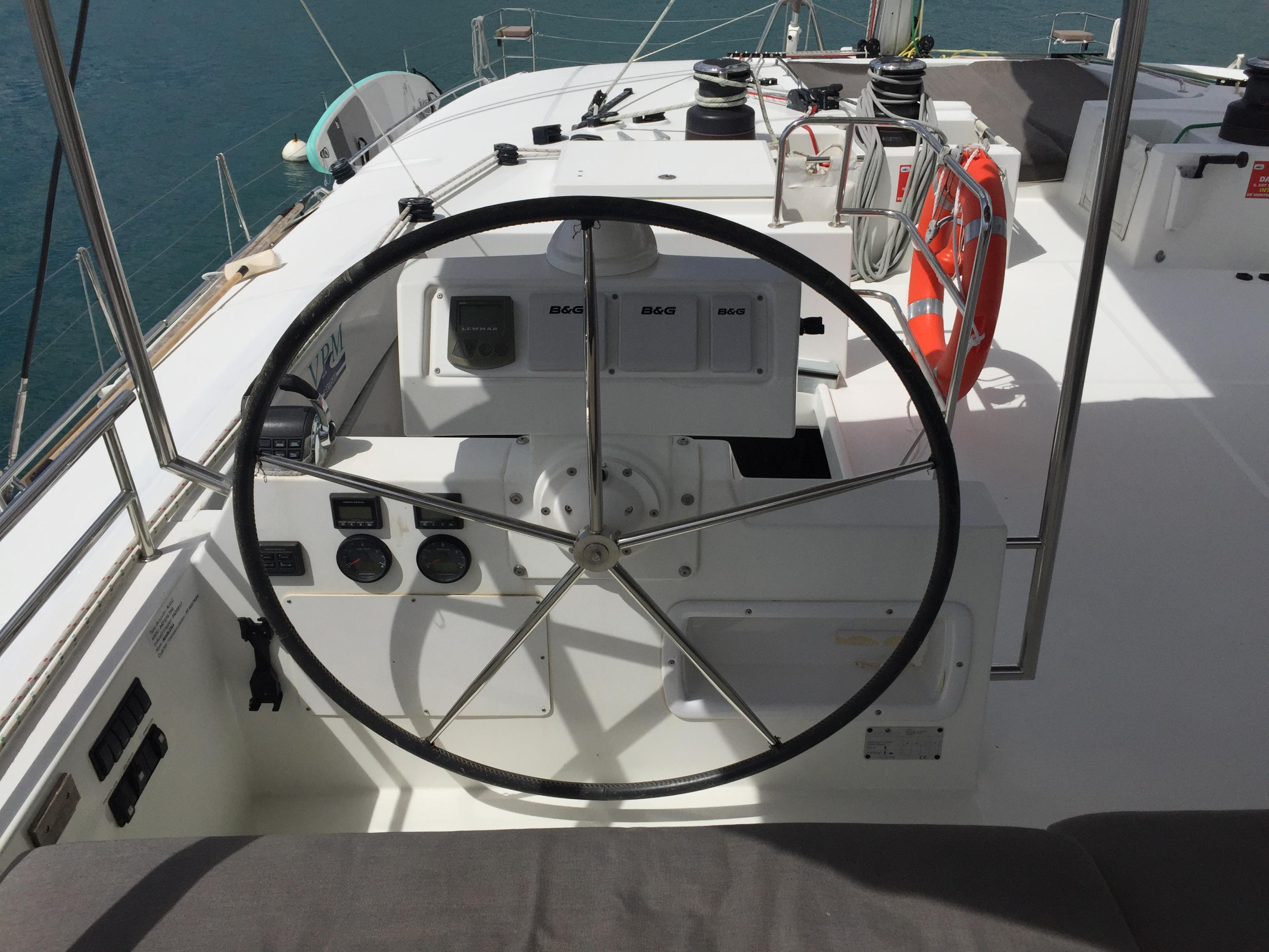 Lagoon 620 — photo 32