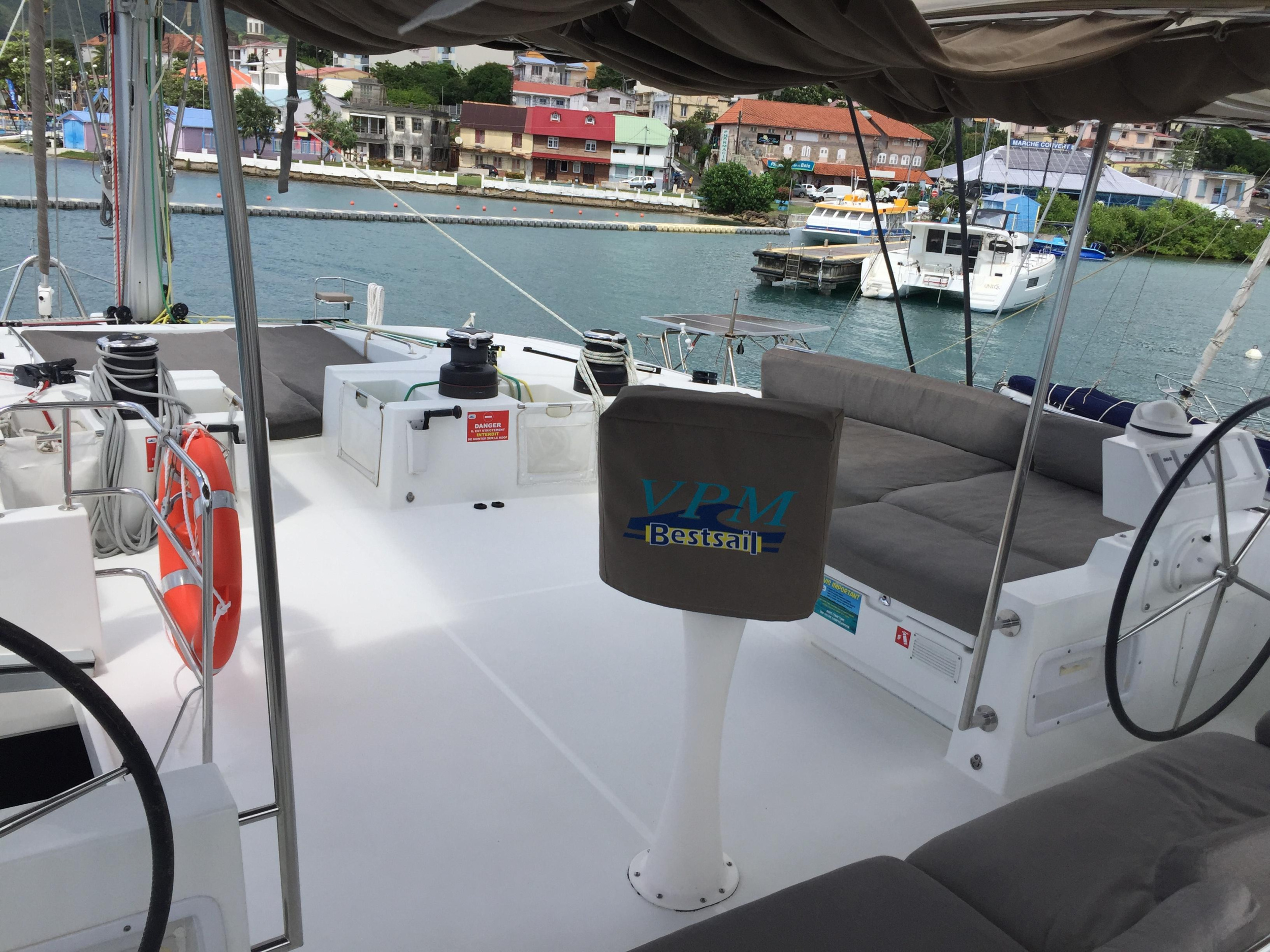 Lagoon 620 — photo 45
