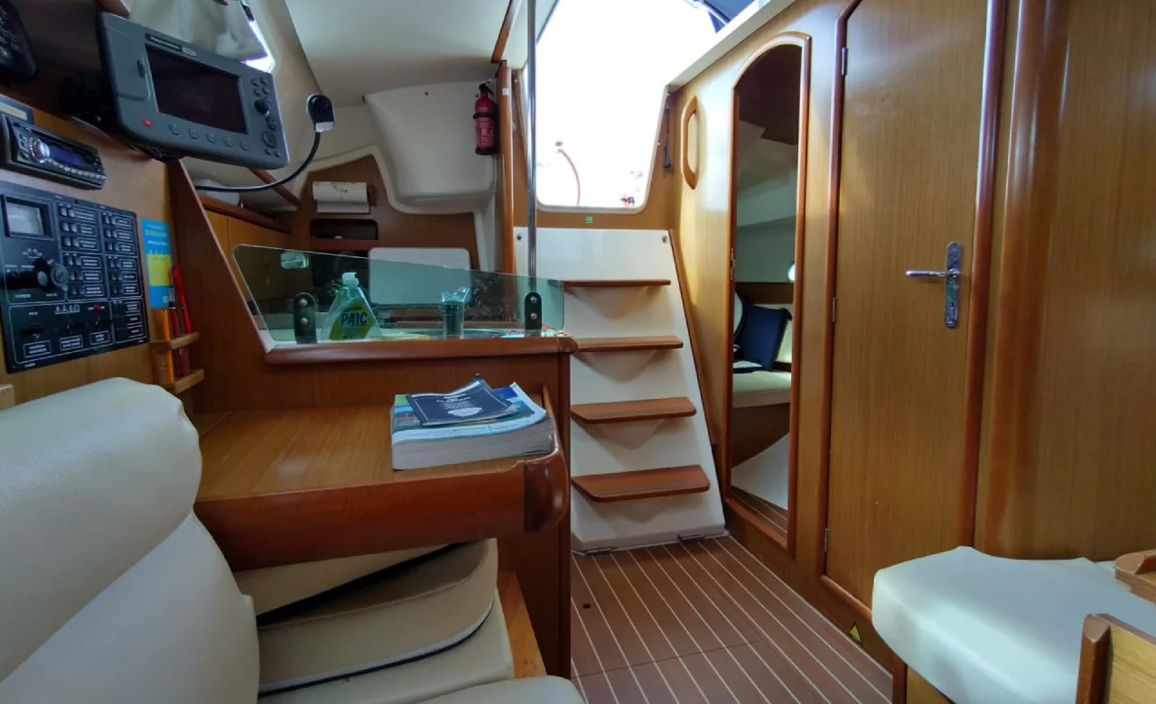 Sun Odyssey 32i — photo 7