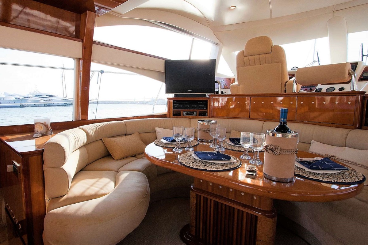 Azimut 58 — photo 16